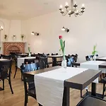 Hotel 1912 3*